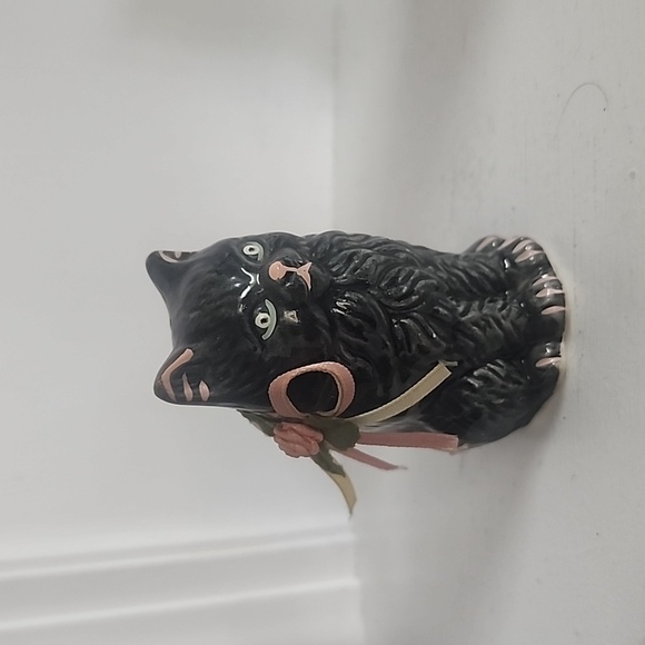 Cat Salt and Pepper Shakers, Black and White Cats - Picture 6 of 6